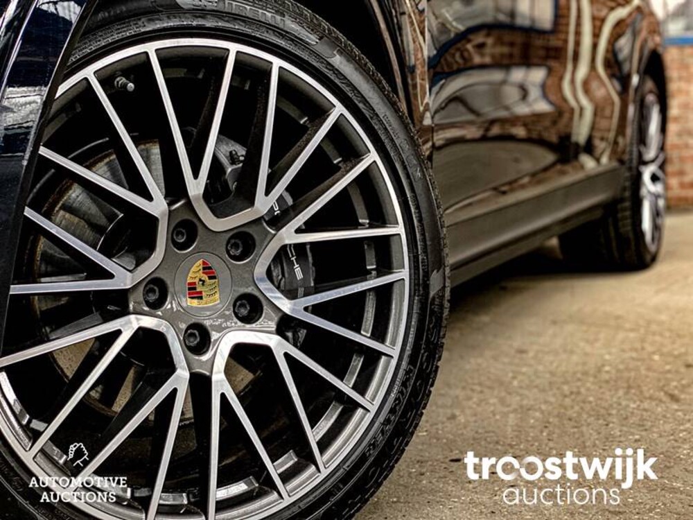 Porsche Cayenne E-Hybrid 3.0 V6 SportChrono 462hp 2018 -Orig. NL-, TH-899-N