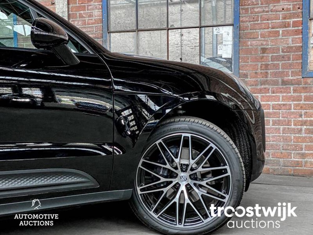 Porsche Macan 2.0  PDK 265hp MY2023 -Herstellergarantie-