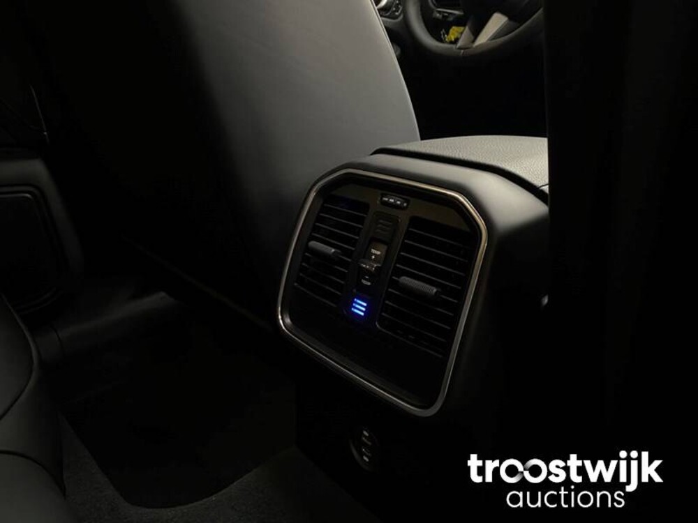 Porsche Macan 2.0  PDK 265hp MY2023 -Herstellergarantie-