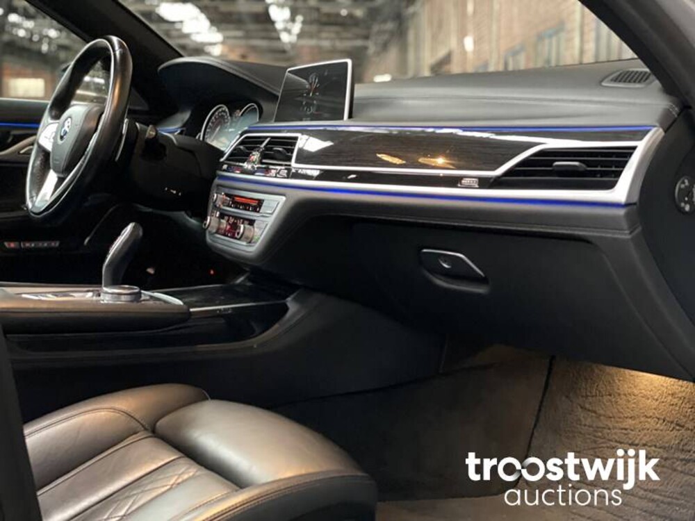 BMW 740e iPerformance High Executive 326hp 2016 7er, ND-647-F