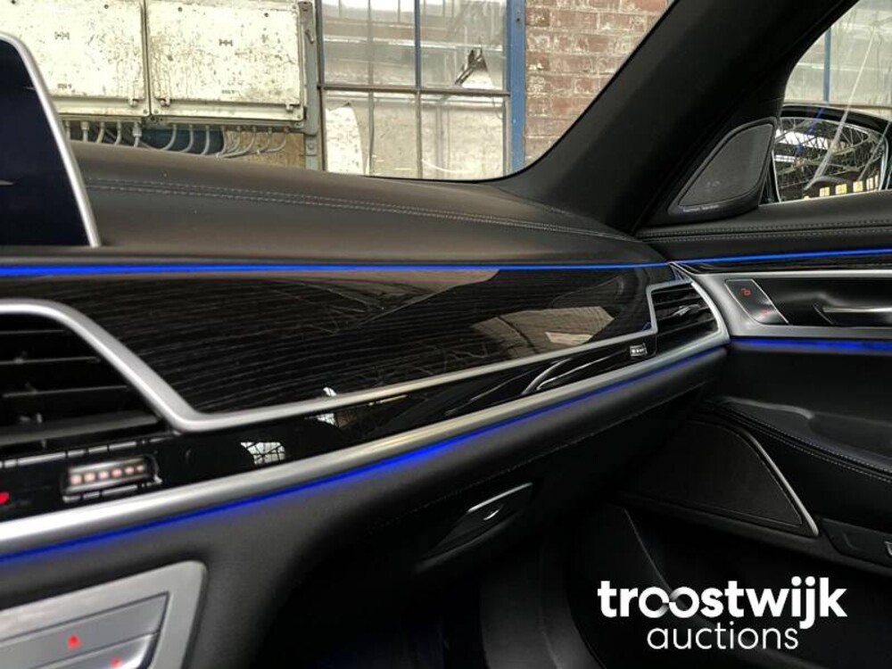 BMW 740e iPerformance High Executive 326hp 2016 7er, ND-647-F