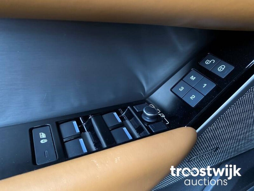 Land Rover Range Rover Velar P380 3.0 V6 Supercharged R-Dynamic HSE 380hp 2018