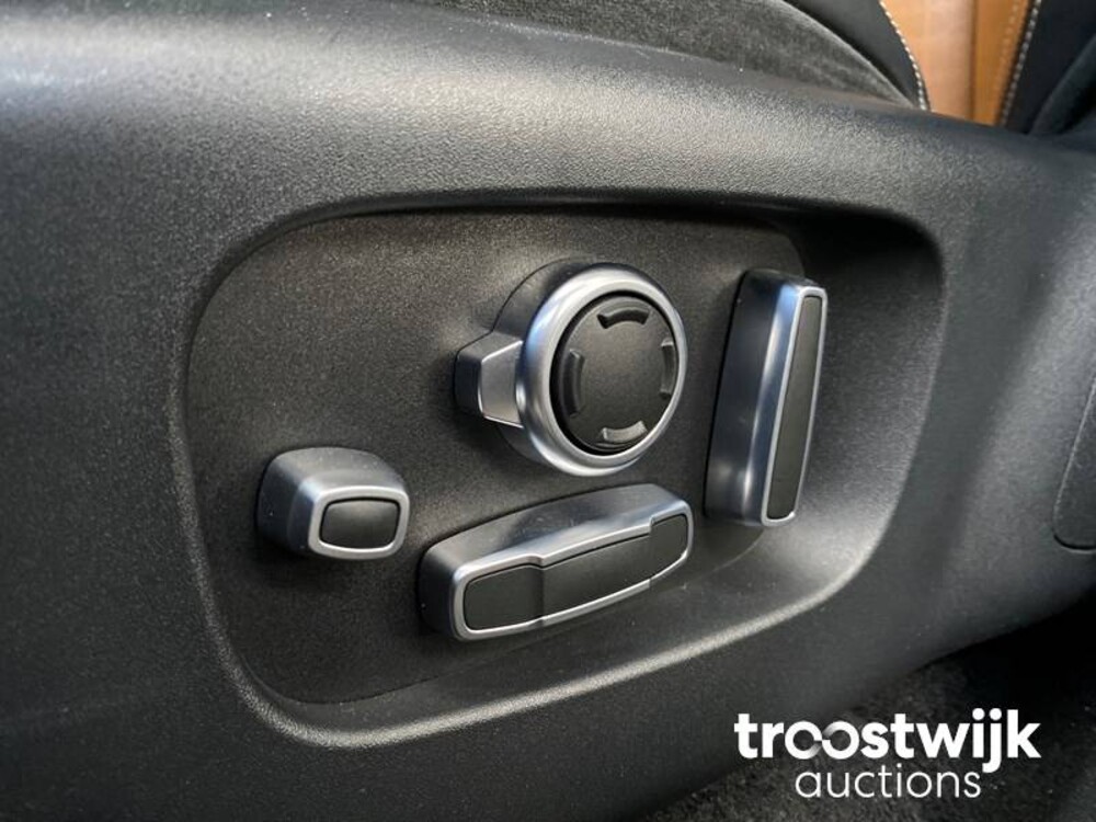 Land Rover Range Rover Velar P380 3.0 V6 Supercharged R-Dynamic HSE 380hp 2018