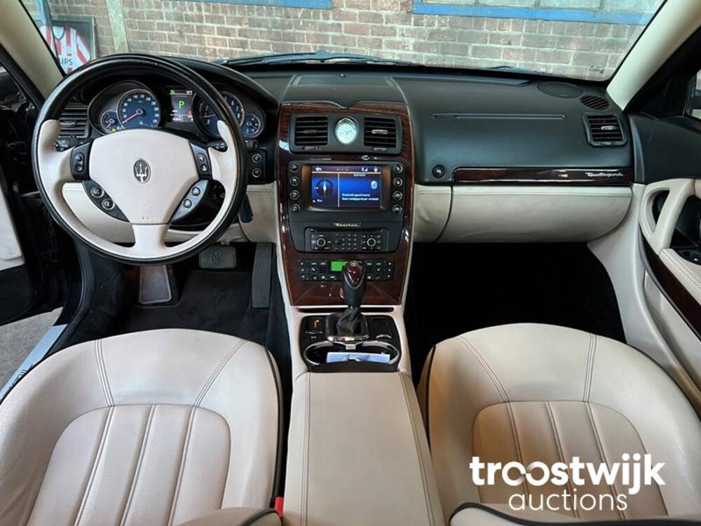 Maserati Quattroporte Executive GT 4.2  401PS 2010, R-125-TN