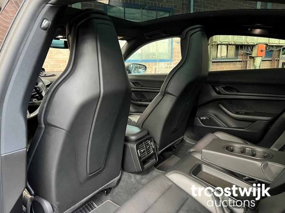 Porsche Taycan 4S Performance 84kWh 84kWh 489PS 2020 -Orig NL-, J-151-JF