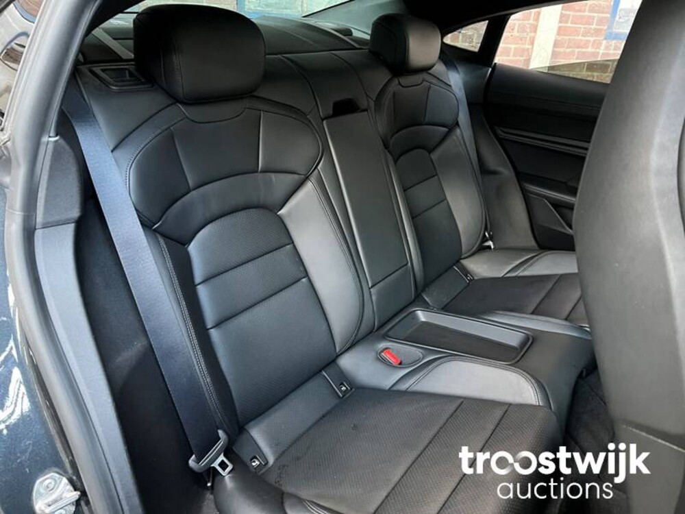 Porsche Taycan 4S Performance 84kWh 84kWh 489PS 2020 -Orig NL-, J-151-JF