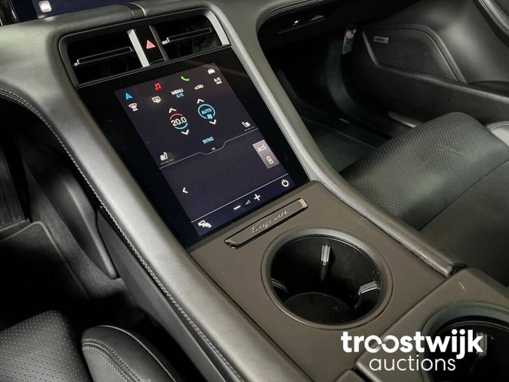 Porsche Taycan 4S Performance 84kWh 84kWh 489PS 2020 -Orig NL-, J-151-JF