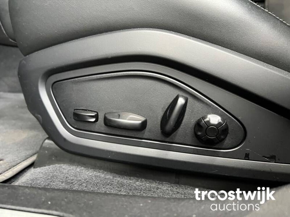 Porsche Taycan 4S Performance 84kWh 84kWh 489PS 2020 -Orig NL-, J-151-JF