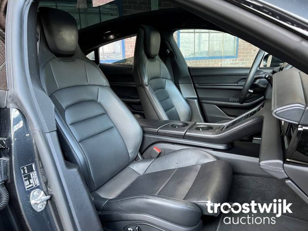 Porsche Taycan 4S Performance 84kWh 84kWh 489PS 2020 -Orig NL-, J-151-JF