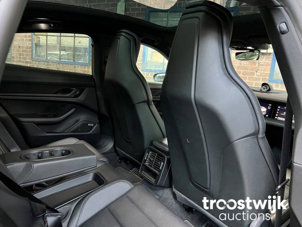 Porsche Taycan 4S Performance 84kWh 84kWh 489PS 2020 -Orig NL-, J-151-JF