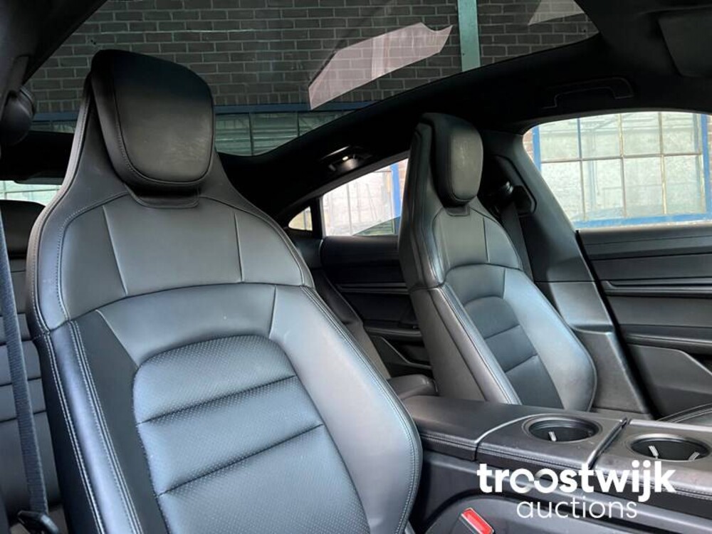 Porsche Taycan 4S Performance 84kWh 84kWh 489PS 2020 -Orig NL-, J-151-JF