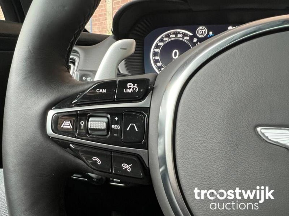 Aston Martin DBX 4.0 V8 551PS 2020, R-303-JK