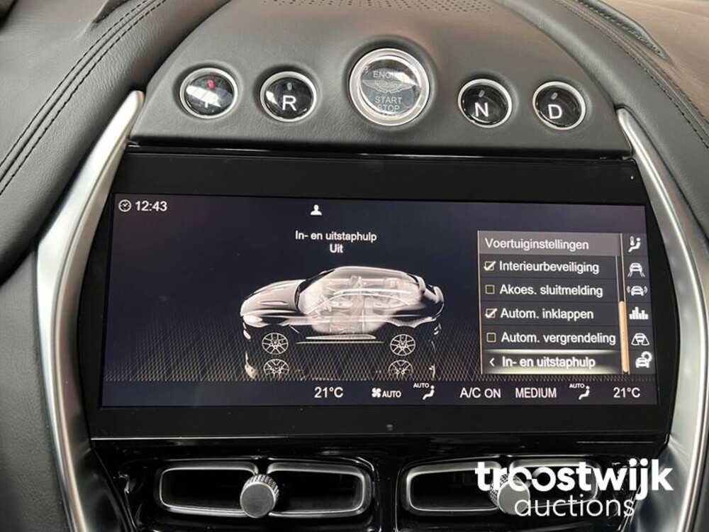 Aston Martin DBX 4.0 V8 551PS 2020, R-303-JK