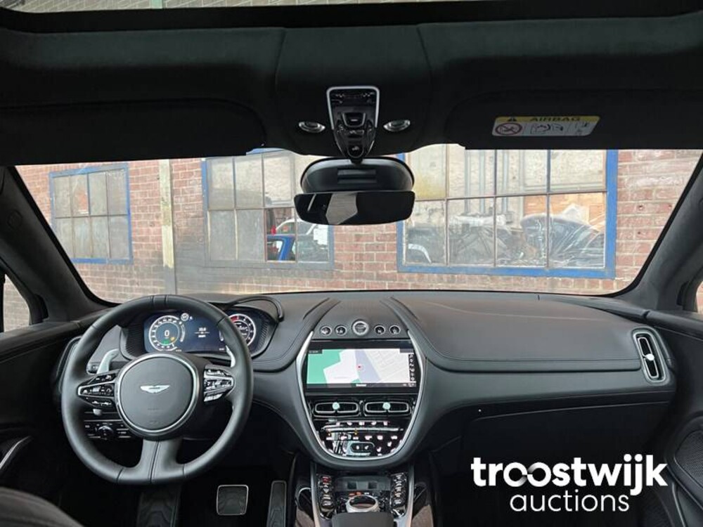 Aston Martin DBX 4.0 V8 551PS 2020, R-303-JK