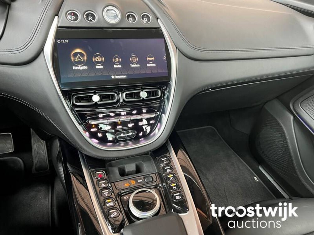 Aston Martin DBX 4.0 V8 551PS 2020, R-303-JK