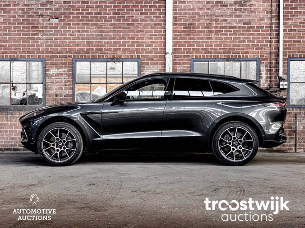 Aston Martin DBX 4.0 V8 551PS 2020, R-303-JK