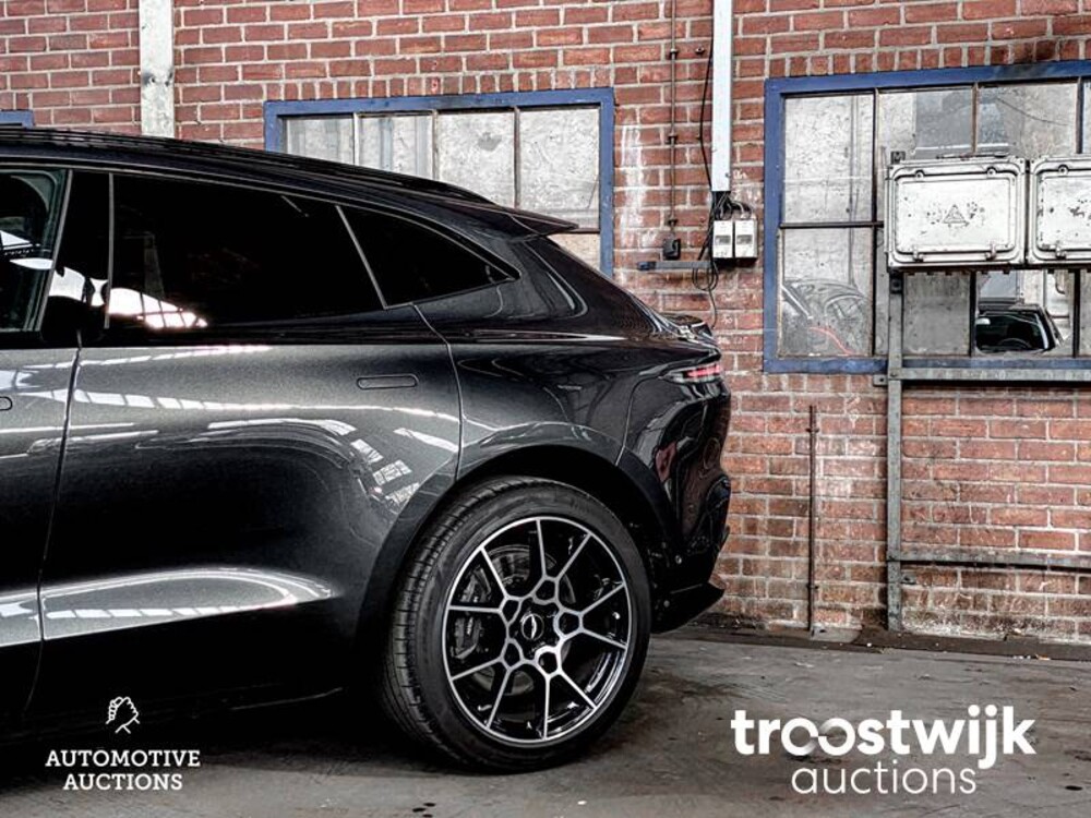 Aston Martin DBX 4.0 V8 551PS 2020, R-303-JK