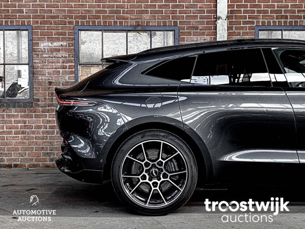 Aston Martin DBX 4.0 V8 551PS 2020, R-303-JK