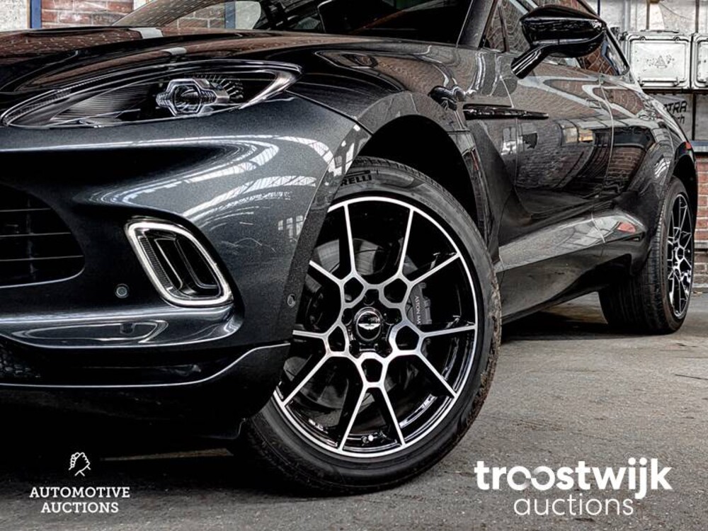 Aston Martin DBX 4.0 V8 551PS 2020, R-303-JK