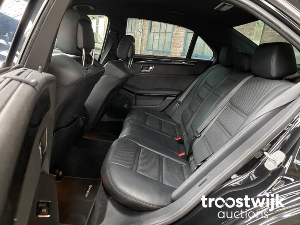 Mercedes-Benz E63 AMG 6.3 V8 E-Klasse 514PS 2010