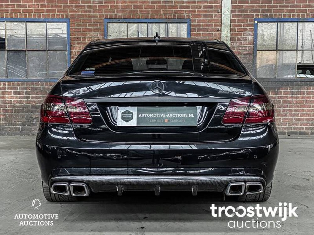 Mercedes-Benz E63 AMG 6.3 V8 E-Klasse 514PS 2010