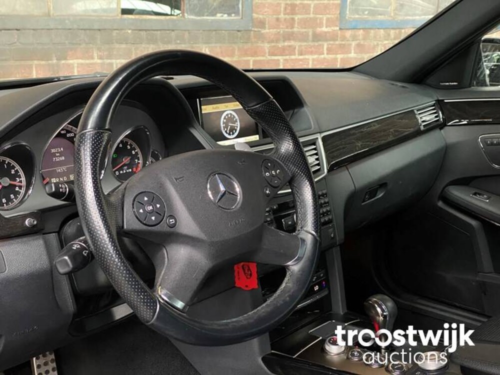 Mercedes-Benz E63 AMG 6.3 V8 E-Klasse 514PS 2010