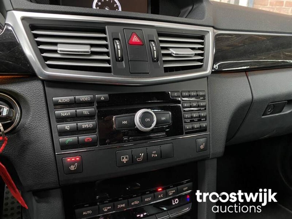 Mercedes-Benz E63 AMG 6.3 V8 E-Klasse 514PS 2010