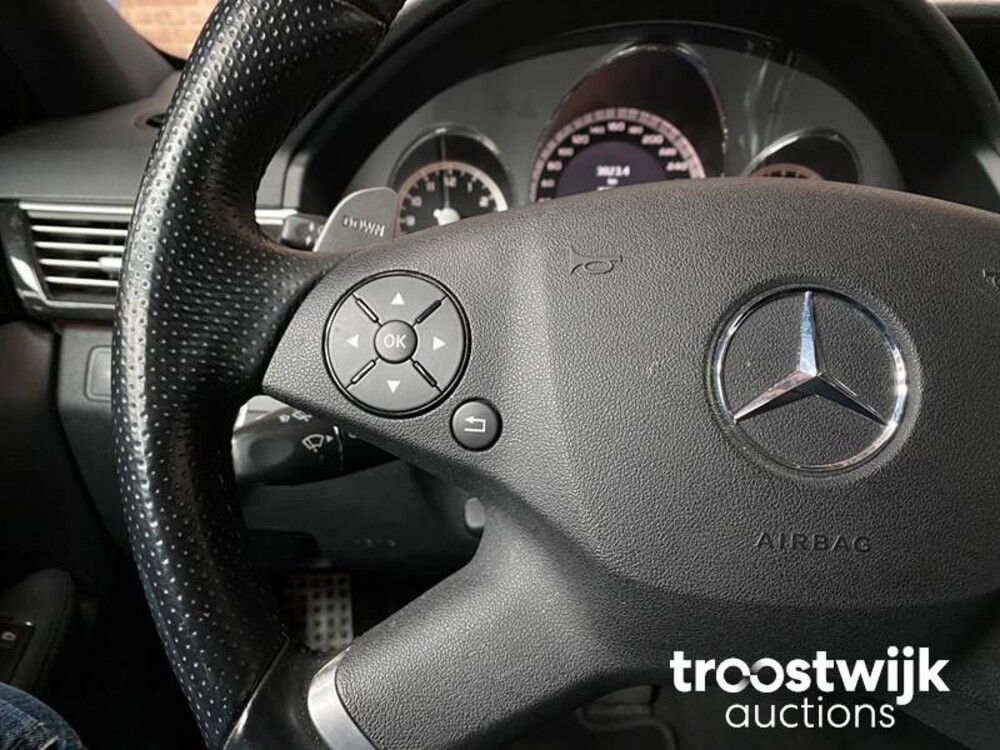 Mercedes-Benz E63 AMG 6.3 V8 E-Klasse 514PS 2010