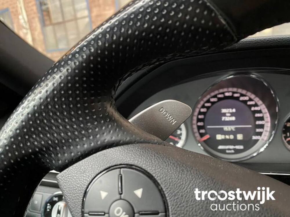 Mercedes-Benz E63 AMG 6.3 V8 E-Klasse 514PS 2010