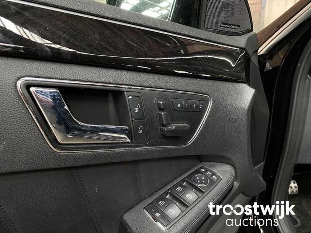 Mercedes-Benz E63 AMG 6.3 V8 E-Klasse 514PS 2010