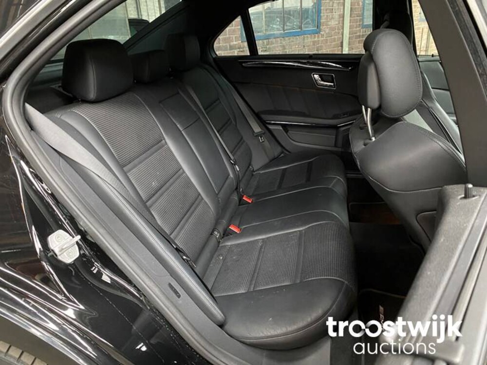 Mercedes-Benz E63 AMG 6.3 V8 E-Klasse 514PS 2010