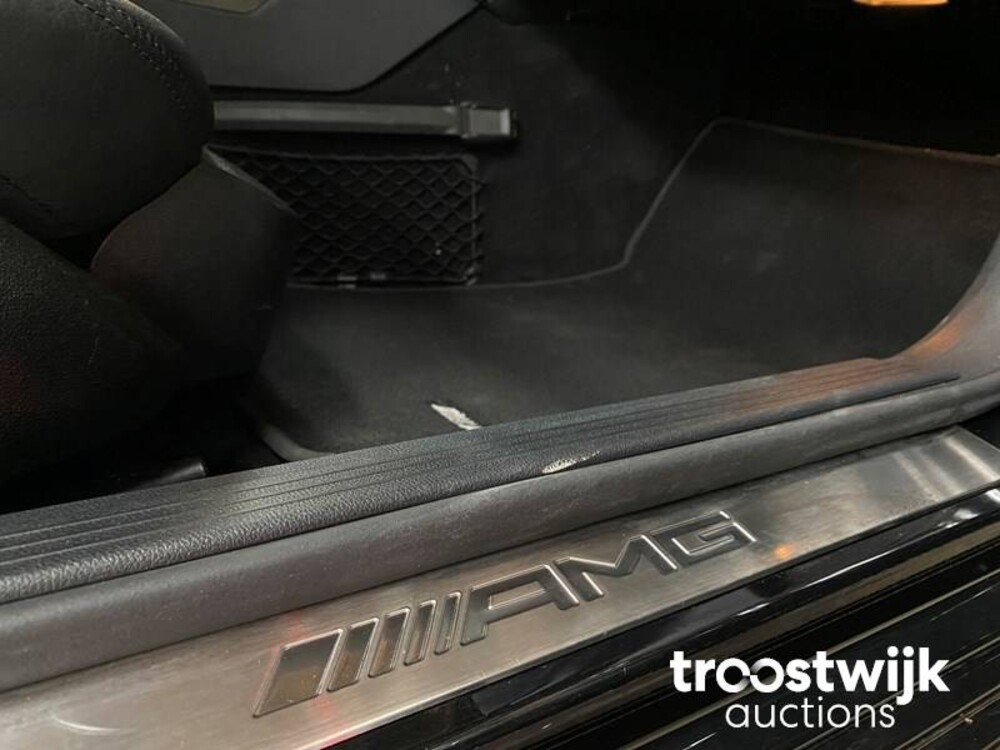 Mercedes-Benz E63 AMG 6.3 V8 E-Klasse 514PS 2010