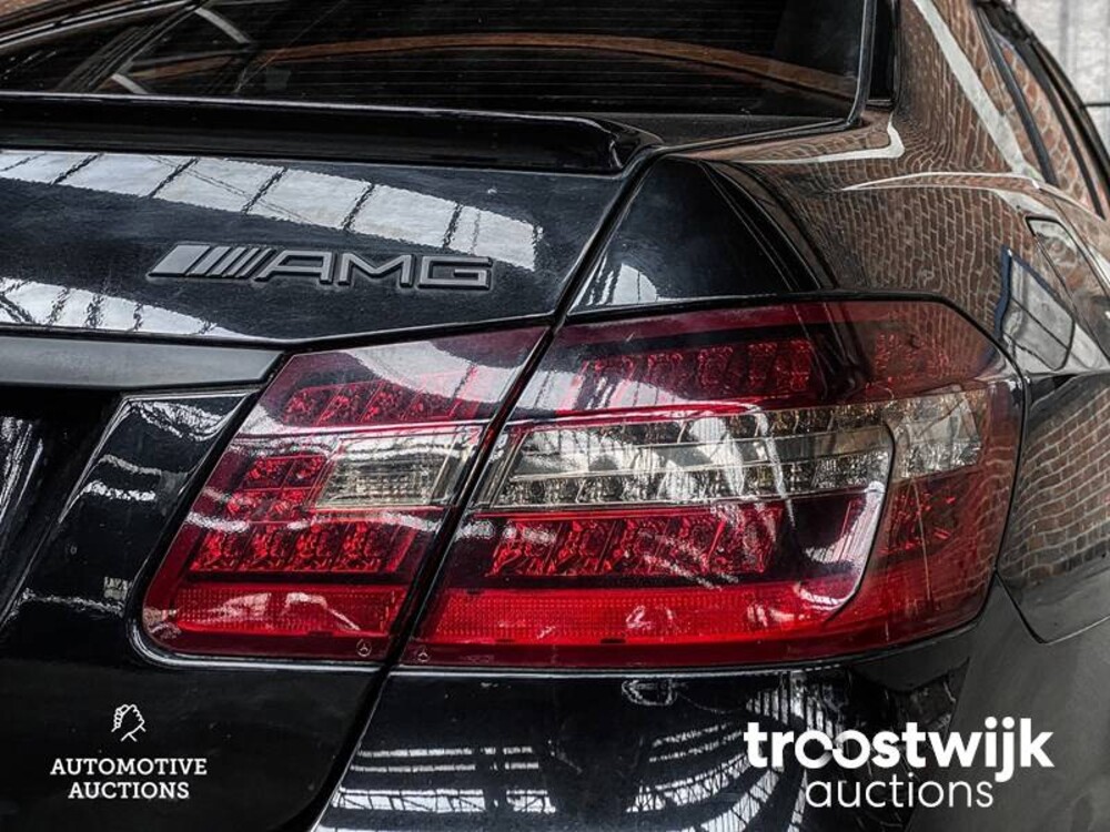 Mercedes-Benz E63 AMG 6.3 V8 E-Klasse 514PS 2010