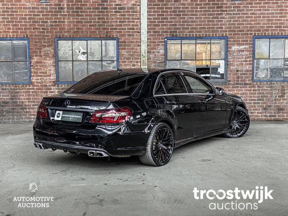 Mercedes-Benz E63 AMG 6.3 V8 E-Klasse 514PS 2010