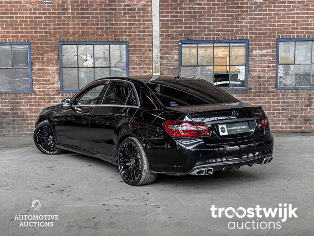 Mercedes-Benz E63 AMG 6.3 V8 E-Klasse 514PS 2010