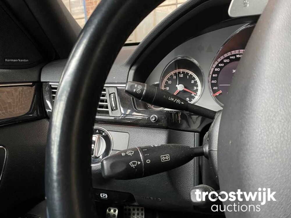 Mercedes-Benz E63 AMG 6.3 V8 E-Klasse 514PS 2010