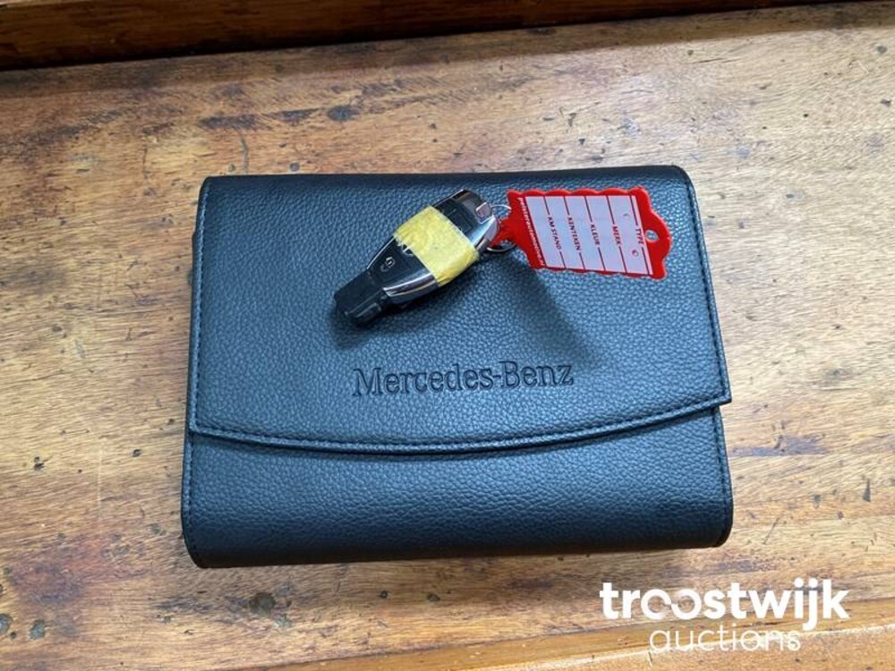 Mercedes-Benz E63 AMG 6.3 V8 E-Klasse 514PS 2010