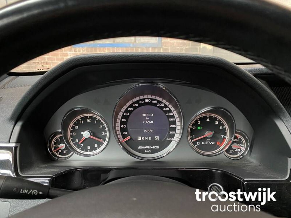 Mercedes-Benz E63 AMG 6.3 V8 E-Klasse 514PS 2010