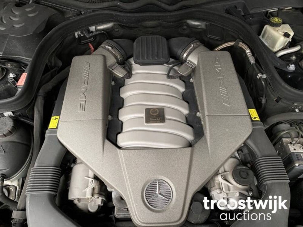 Mercedes-Benz E63 AMG 6.3 V8 E-Klasse 514PS 2010