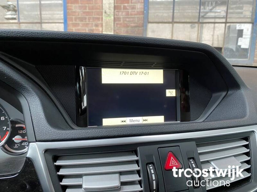 Mercedes-Benz E63 AMG 6.3 V8 E-Klasse 514PS 2010