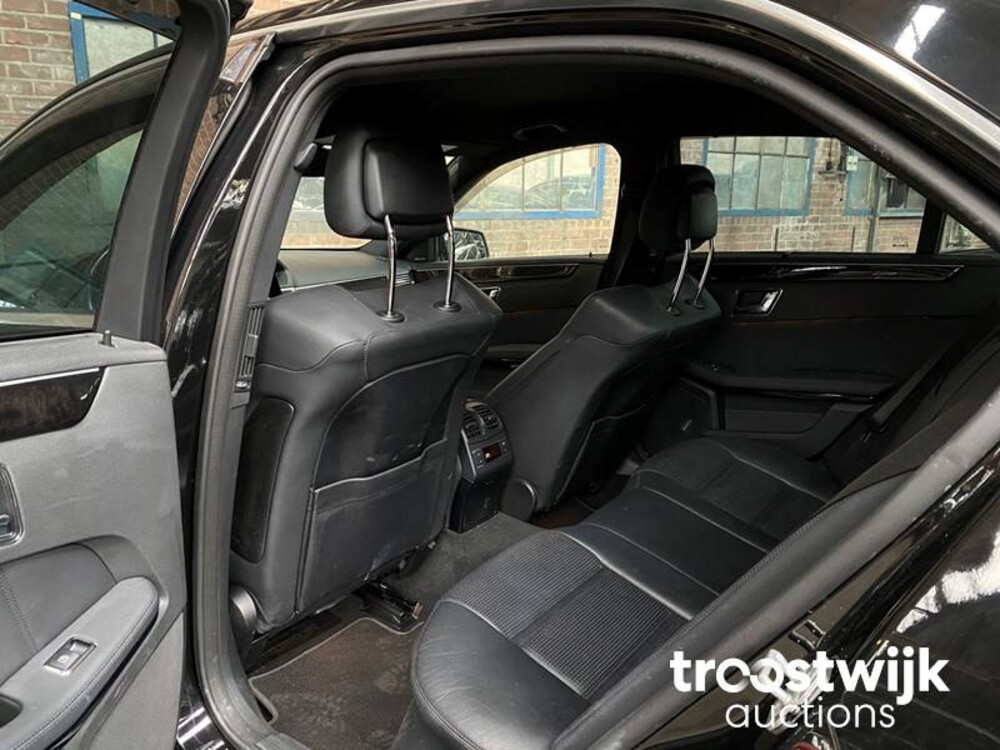 Mercedes-Benz E63 AMG 6.3 V8 E-Klasse 514PS 2010