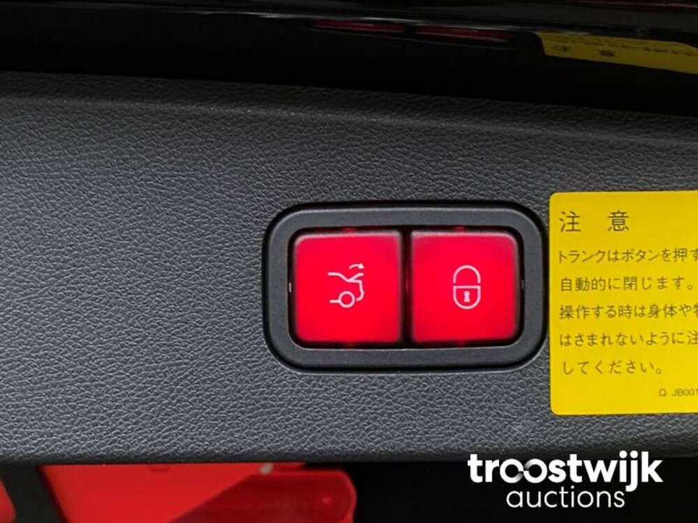 Mercedes-Benz E63 AMG 6.3 V8 E-Klasse 514PS 2010