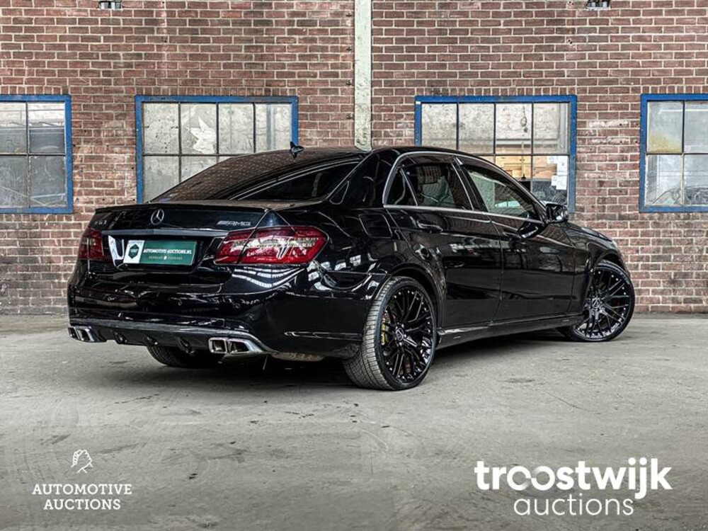 Mercedes-Benz E63 AMG 6.3 V8 E-Klasse 514PS 2010