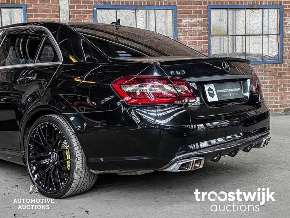 Mercedes-Benz E63 AMG 6.3 V8 E-Klasse 514PS 2010