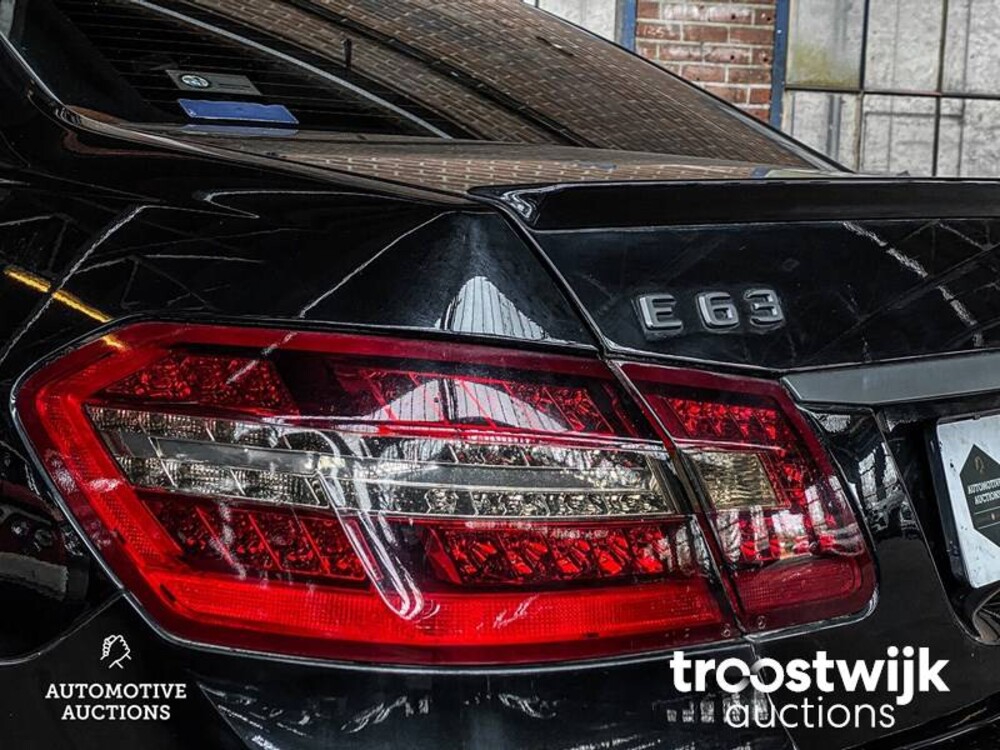 Mercedes-Benz E63 AMG 6.3 V8 E-Klasse 514PS 2010