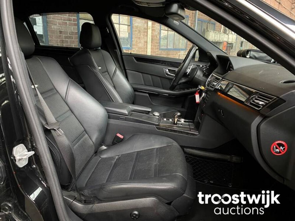 Mercedes-Benz E63 AMG 6.3 V8 E-Klasse 514PS 2010