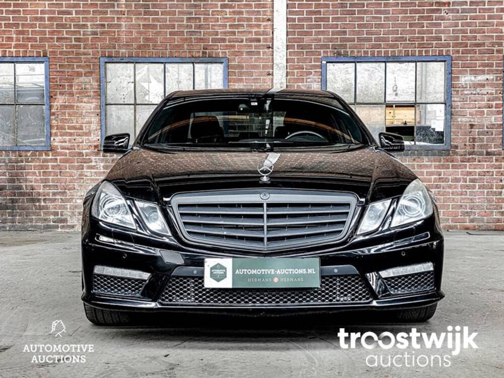 Mercedes-Benz E63 AMG 6.3 V8 E-Klasse 514PS 2010