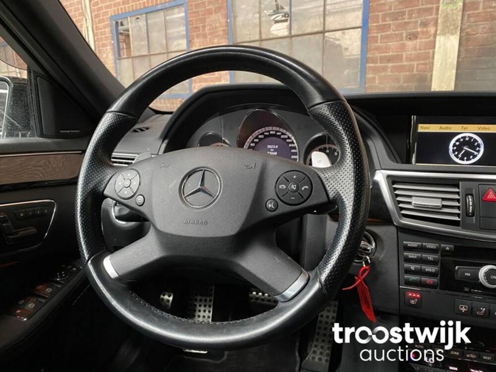 Mercedes-Benz E63 AMG 6.3 V8 E-Klasse 514PS 2010