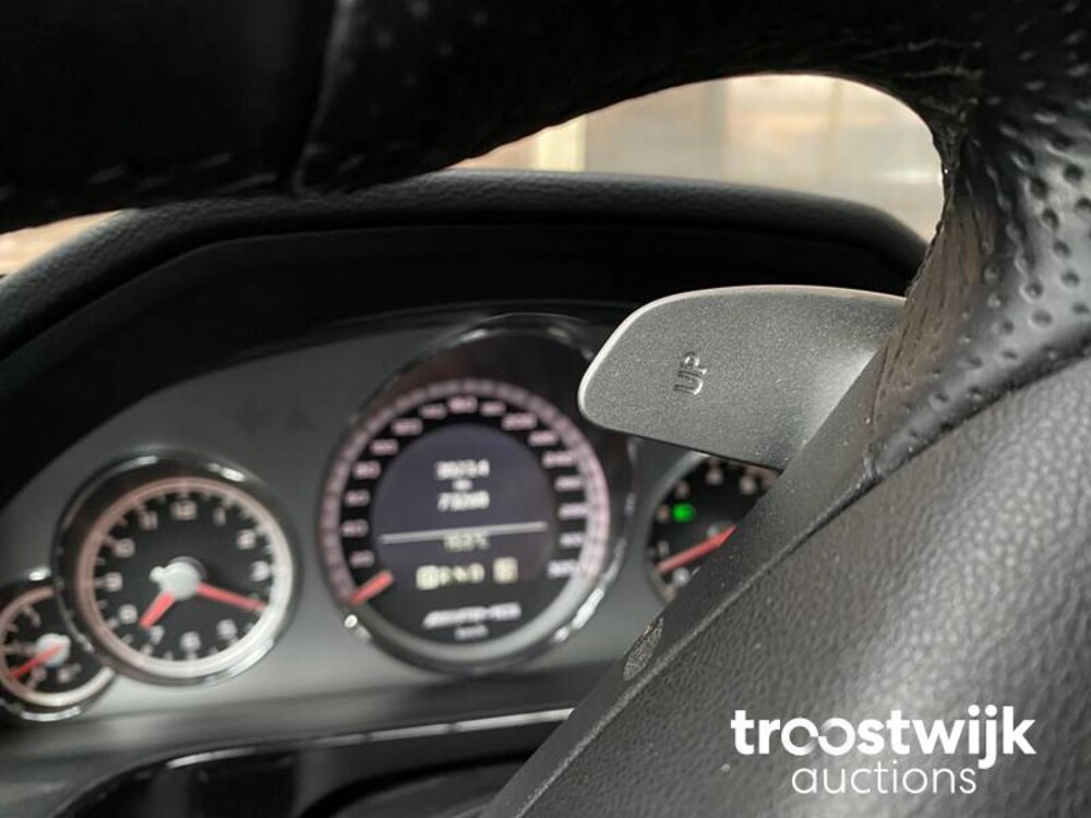 Mercedes-Benz E63 AMG 6.3 V8 E-Klasse 514PS 2010