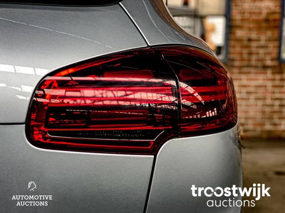 Porsche Cayenne S E-Hybrid 3.0 V6 -Orig. NL- 416hp 2015, GT-415-H